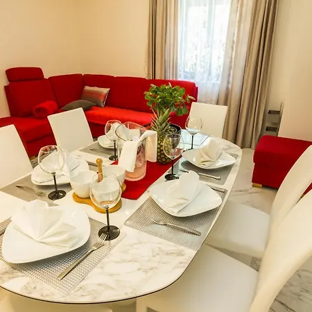 Gimi Aparthotel 4*
